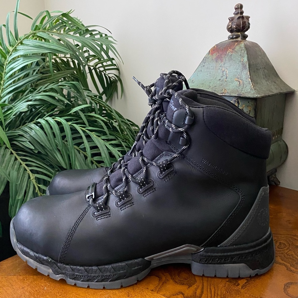 Footrests by Hytest Men's 2.0 Xergy WP Safety Boot